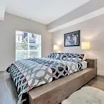 1 Best Location Cozy Apartment